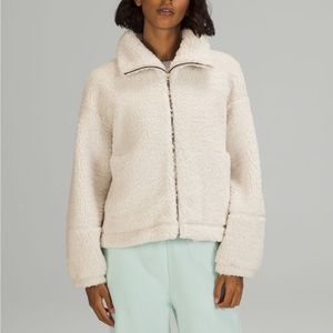 LULULEMON WHITE SHERPA FULL ZIP JACKET / CINCHABLE FLEECE ZIP - UP / SIZE 4